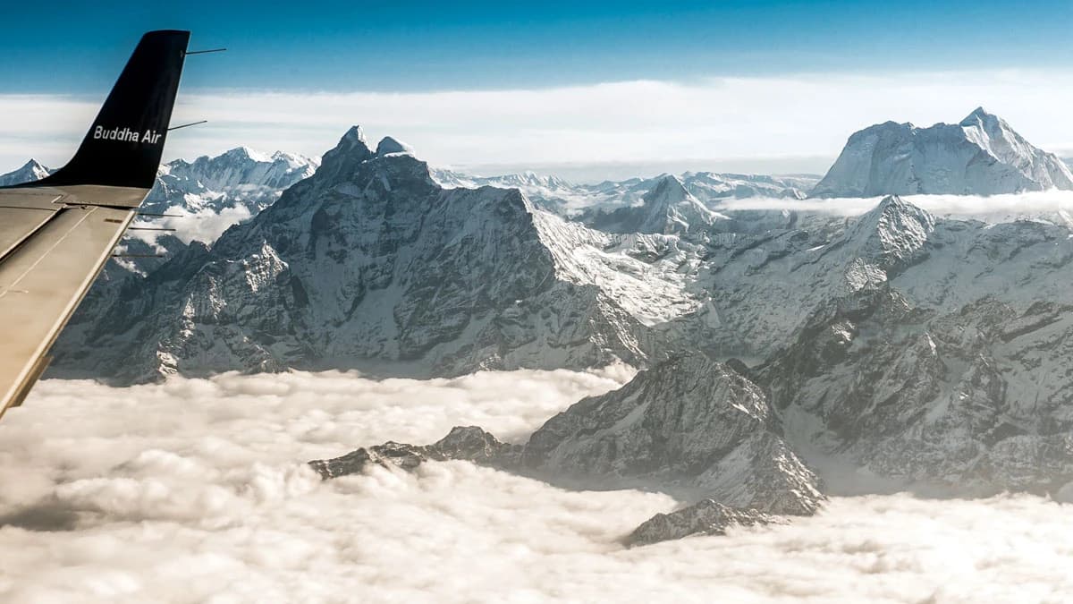 Everest mountain flights