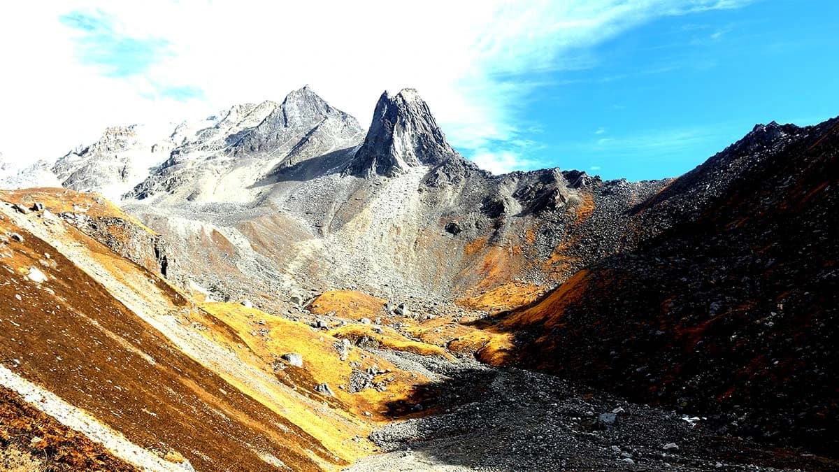 A panoramic view from Khopra Danda