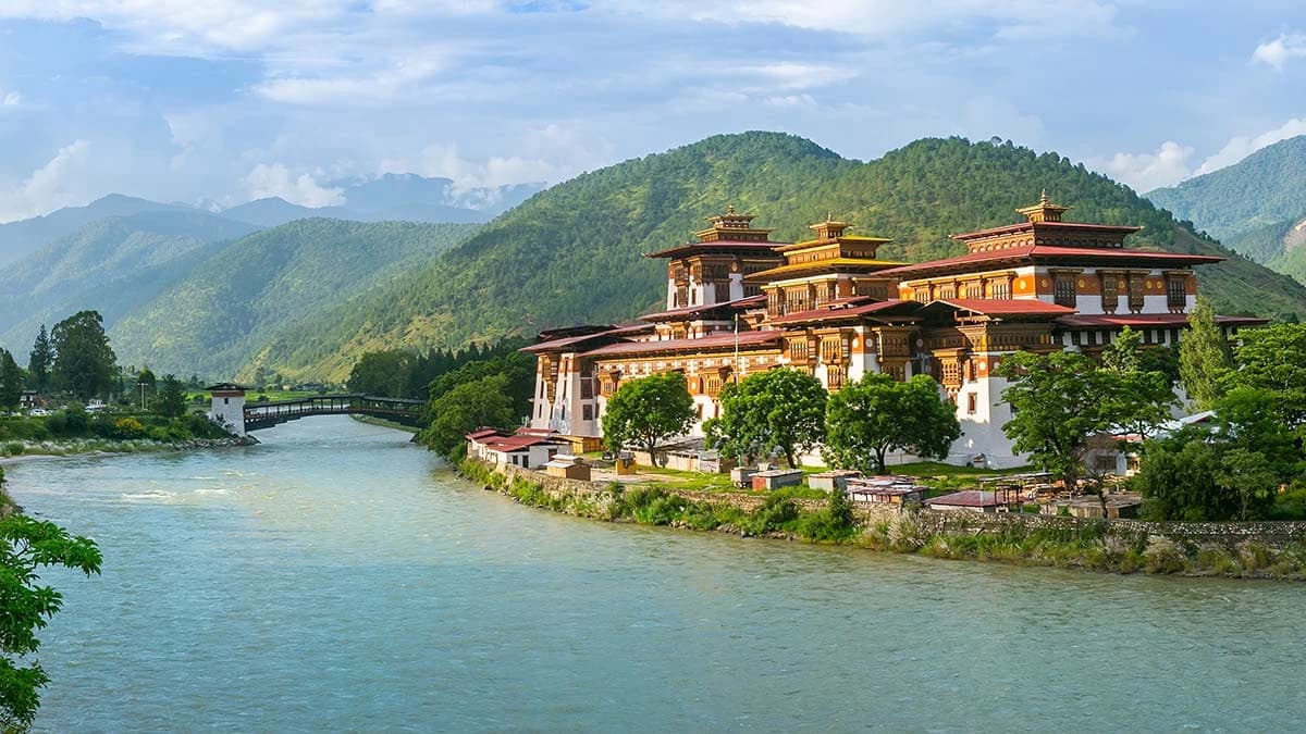 punakha-dzong-monastery-punakha-bhutan